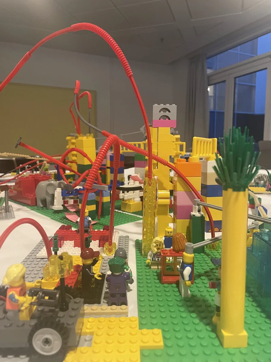 Flexible connectors and landscape pieces
